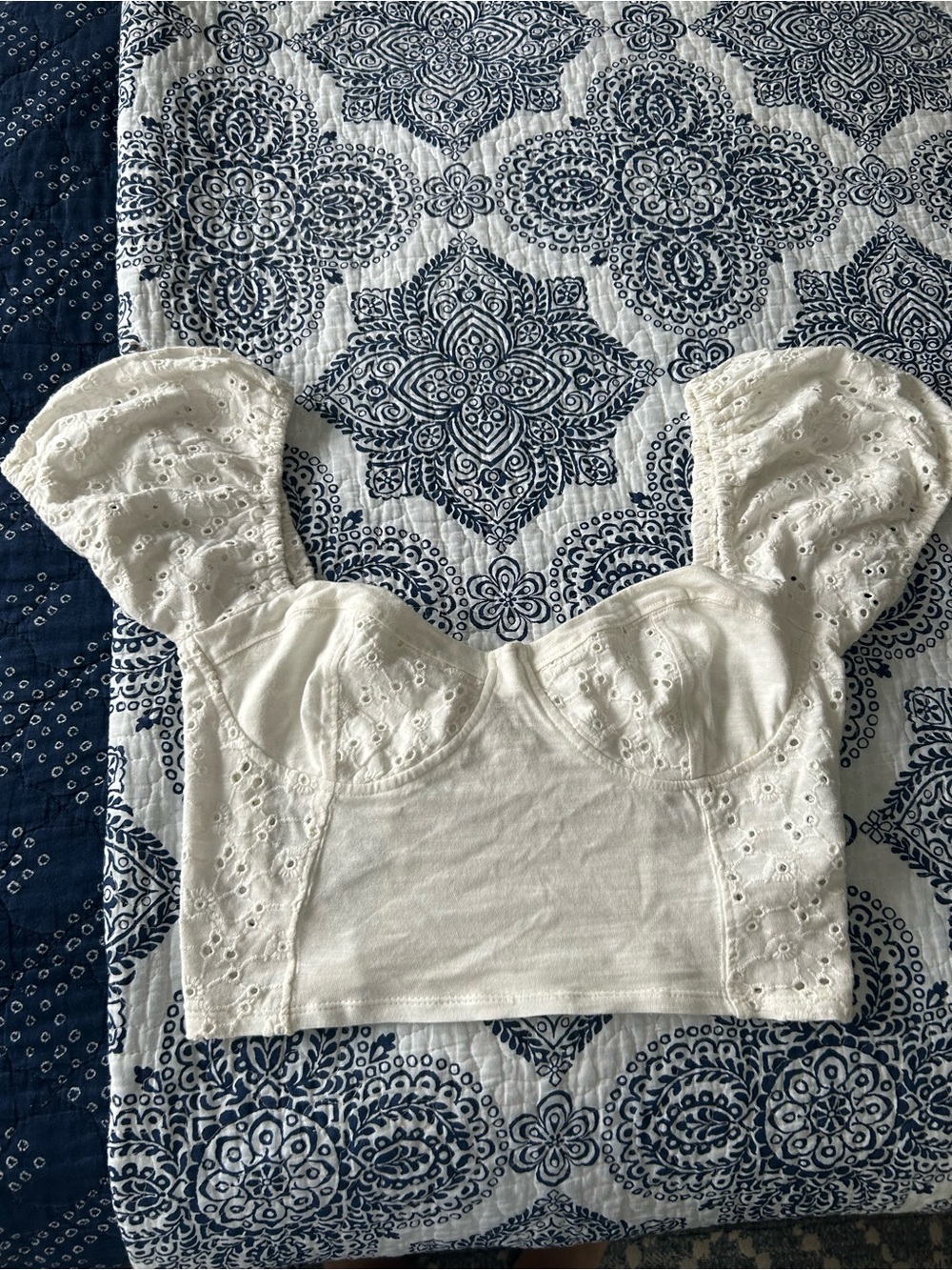 Billabong White Eyelet Puff Sleeve Crop Top